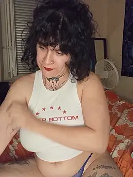 callmelouve online show from May 2026 11:43:02 PM