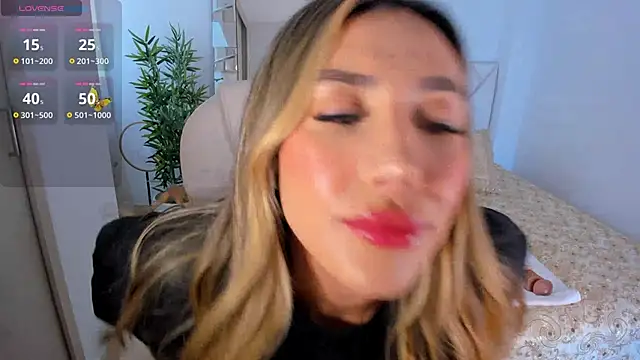 NiaBennet  online show from February 2025 05:58:01 PM