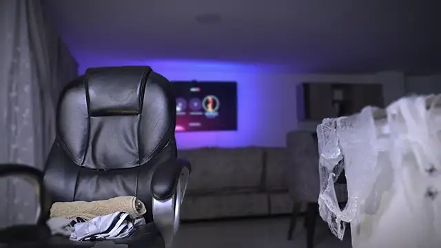 Frank Farrell online show from October 2025 03:32:01 AM