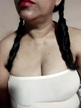 Snapshot of tharu_sweet chatting on March 2026 03:00:01 PM tharu sweet online show from March 2026 03:00:01 PM