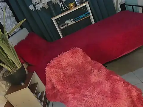 Snapshot of Laura_yourhottestbabe123 chatting on September 2025 04:54:01 PM Laura yourhottestbabe123 online show from September 2025 04:54:01 PM