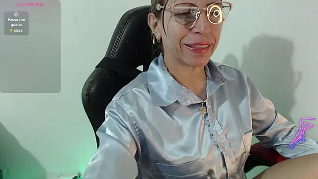 Chayla Ruiz online show from June 2026 10:19:02 AM