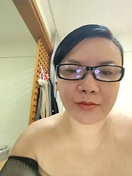 LILYsweetfcup online show from December 2025 12:38:02 AM