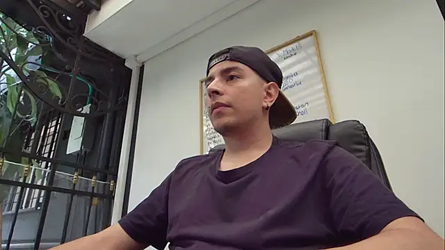 Snapshot of Jhoan_saenz chatting on February 2025 04:22:01 PM Jhoan saenz online show from February 2025 04:22:01 PM