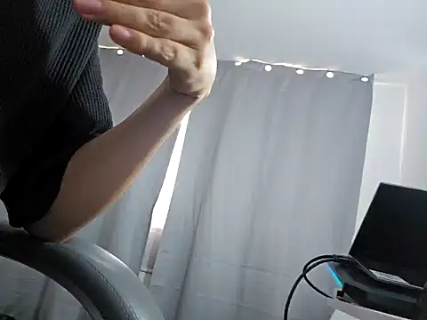 Snapshot of Jhoan_saenz chatting on September 2025 04:41:01 PM Jhoan saenz online show from September 2025 04:41:01 PM