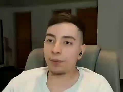 Snapshot of Jhoan_saenz chatting on September 2025 10:23:02 PM Jhoan saenz online show from September 2025 10:23:02 PM