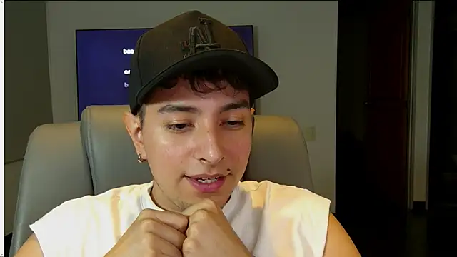 Snapshot of Jhoan_saenz chatting on October 2025 12:19:01 AM Jhoan saenz online show from October 2025 12:19:01 AM