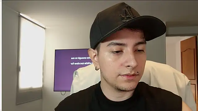 Snapshot of Jhoan_saenz chatting on October 2025 04:50:01 PM Jhoan saenz online show from October 2025 04:50:01 PM