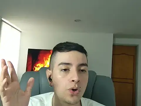 Snapshot of Jhoan_saenz chatting on October 2025 07:03:02 PM Jhoan saenz online show from October 2025 07:03:02 PM