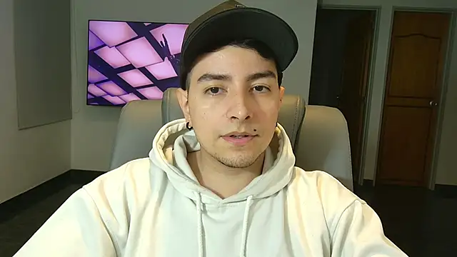 Snapshot of Jhoan_saenz chatting on October 2025 01:27:02 AM Jhoan saenz online show from October 2025 01:27:02 AM