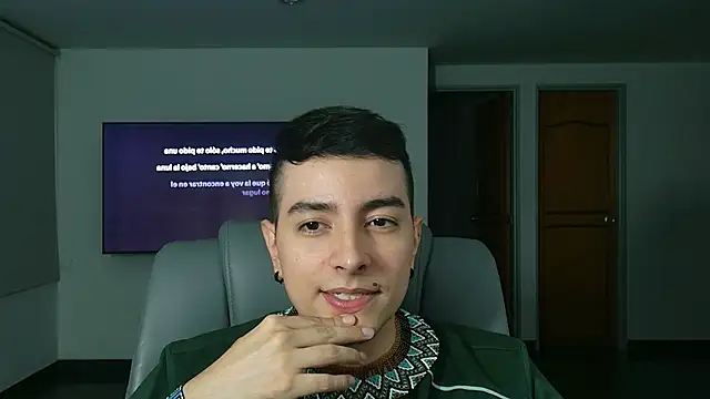 Snapshot of Jhoan_saenz chatting on October 2025 11:54:02 PM Jhoan saenz online show from October 2025 11:54:02 PM