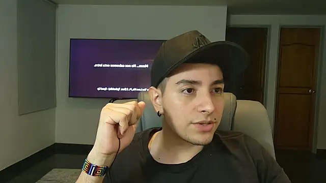 Snapshot of Jhoan_saenz chatting on October 2025 04:15:02 AM Jhoan saenz online show from October 2025 04:15:02 AM