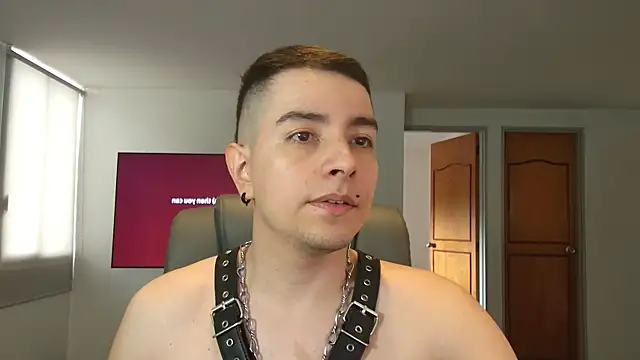 Snapshot of Jhoan_saenz chatting on October 2025 07:59:01 PM Jhoan saenz online show from October 2025 07:59:01 PM