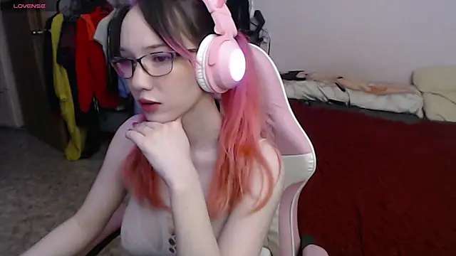 Snapshot of Maya_Viola chatting on March 2025 08:47:02 AM Maya Viola online show from March 2025 08:47:02 AM