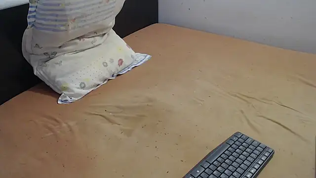 Snapshot of PreciousJohn87 chatting on November 2025 04:02:02 AM PreciousJohn87 online show from November 2025 04:02:02 AM