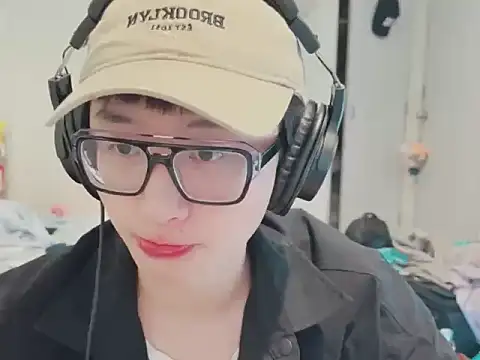 Snapshot of romeoisme__ chatting on March 2026 06:07:02 PM romeoisme online show from March 2026 06:07:02 PM