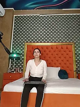 Snapshot of VallerieJones chatting on October 2025 09:15:02 PM VallerieJones online show from October 2025 09:15:02 PM