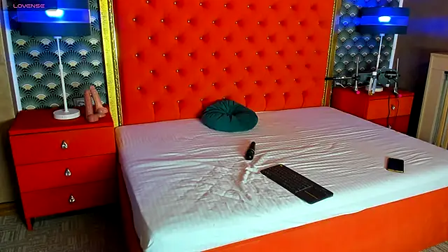 Snapshot of VallerieJones chatting on November 2025 05:17:01 AM VallerieJones online show from November 2025 05:17:01 AM