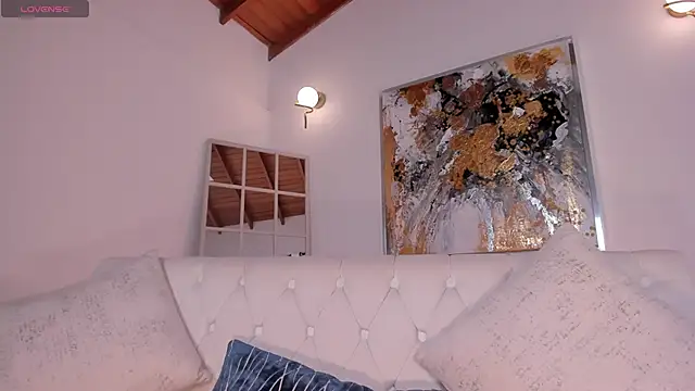 Snapshot of MaryLewis_ chatting on December 2024 02:36:02 PM MaryLewis online show from December 2024 02:36:02 PM