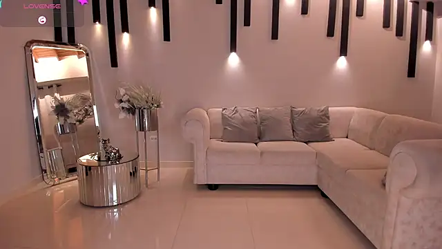 Snapshot of MaryLewis_ chatting on March 2025 12:00:01 PM MaryLewis online show from March 2025 12:00:01 PM