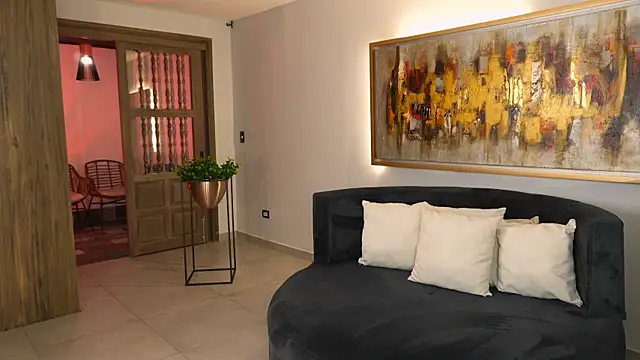 Snapshot of KateSunder chatting on December 2025 07:37:01 AM KateSunder online show from December 2025 07:37:01 AM