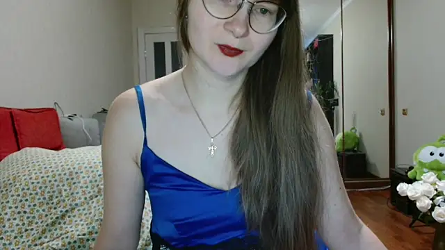 Snapshot of KiraGoldens chatting on November 2025 06:23:02 AM KiraGoldens online show from November 2025 06:23:02 AM