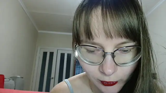 Snapshot of KiraGoldens chatting on November 2025 06:26:02 AM KiraGoldens online show from November 2025 06:26:02 AM