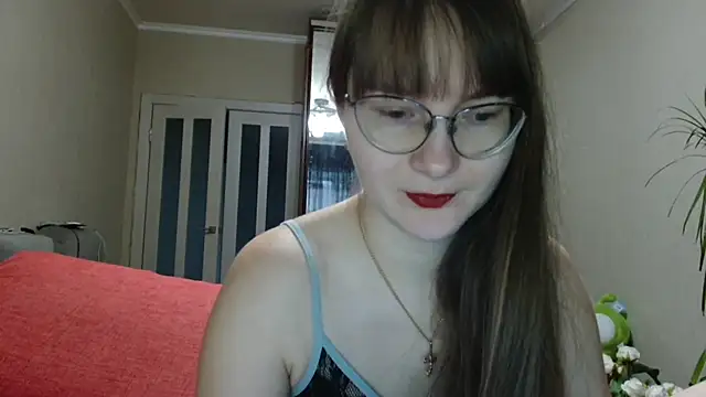 Snapshot of KiraGoldens chatting on December 2025 06:30:02 AM KiraGoldens online show from December 2025 06:30:02 AM