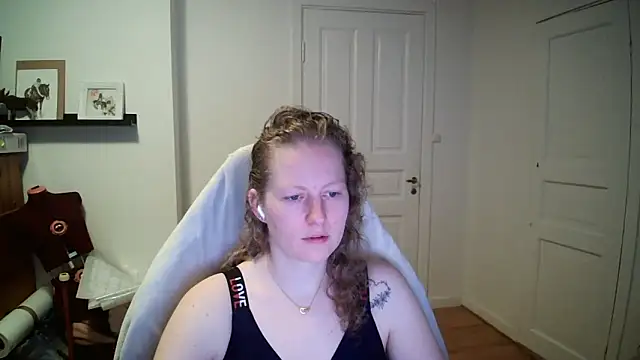 Snapshot of Girlnina-1995 chatting on March 2026 07:58:01 AM Girlnina-1995 online show from March 2026 07:58:01 AM