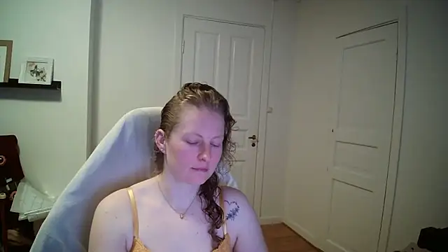 Snapshot of Girlnina-1995 chatting on March 2026 07:56:02 AM Girlnina-1995 online show from March 2026 07:56:02 AM