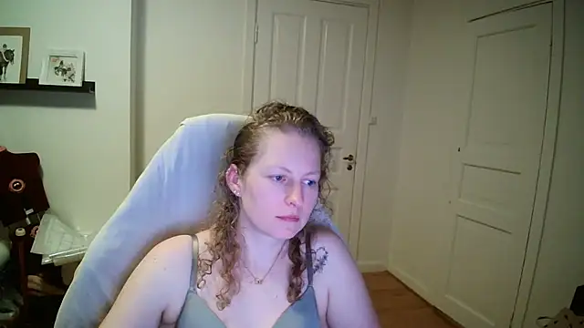 Snapshot of Girlnina-1995 chatting on March 2026 08:45:02 PM Girlnina-1995 online show from March 2026 08:45:02 PM