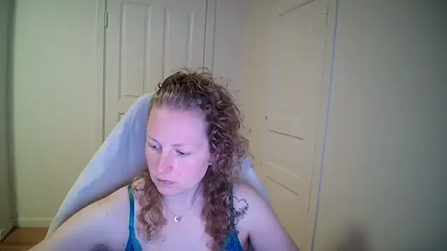 Snapshot of Girlnina-1995 chatting on March 2026 08:29:01 AM Girlnina-1995 online show from March 2026 08:29:01 AM