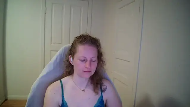 Girlnina-1995 online show from April 2026 06:38:02 AM