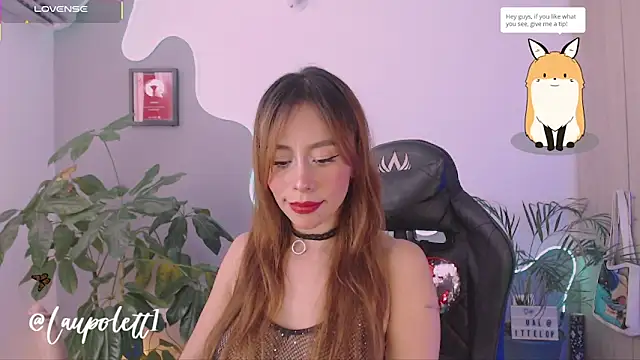 Snapshot of LauPolett chatting on November 2025 10:10:01 PM LauPolett online show from November 2025 10:10:01 PM