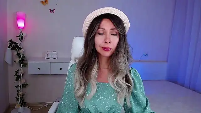 wendifoste online show from September 2025 08:02:01 PM