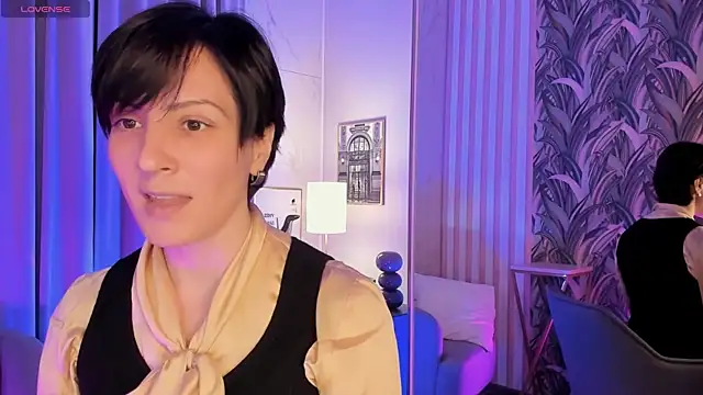 LorenDaze online show from May 2026 01:49:01 PM