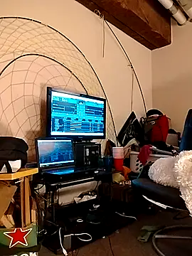 eatmeplease44 online show from December 2025 03:18:02 PM