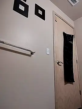 eatmeplease44 online show from January 2026 01:32:01 AM