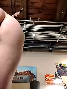 eatmeplease44 online show from April 2026 06:43:01 PM
