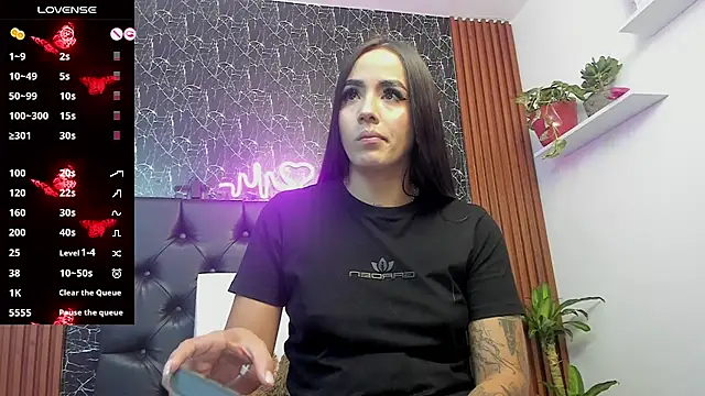 Snapshot of Tamara-evans chatting on December 2024 08:07:01 PM Tamara-evans online show from December 2024 08:07:01 PM