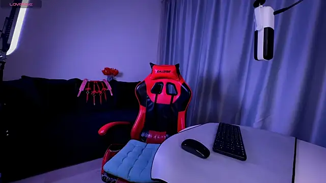 DivineBite online show from March 2025 06:14:01 PM