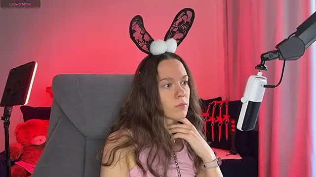 DivineBite online show from October 2025 01:29:02 PM