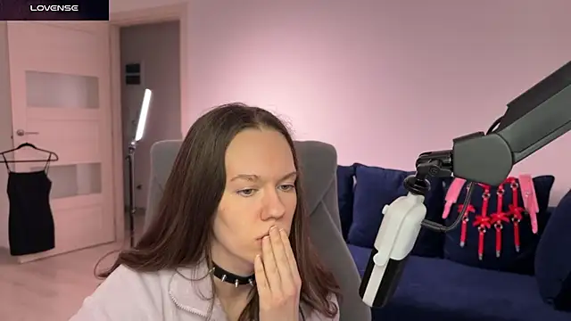 DivineBite online show from January 2026 07:11:01 PM