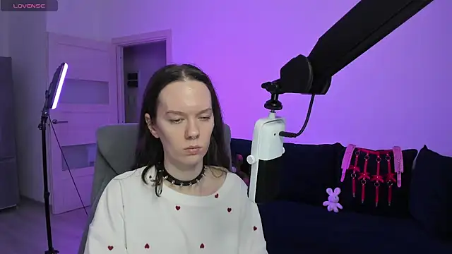 DivineBite online show from February 2026 02:39:02 PM