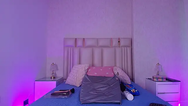  carolina fox online show from April 2026 03:08:02 AM