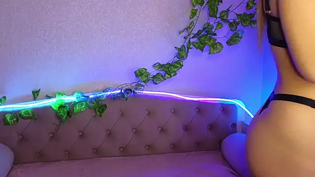 Snapshot of ParadisePleasure_ chatting on January 2025 01:47:01 AM ParadisePleasure online show from January 2025 01:47:01 AM