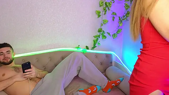 Snapshot of ParadisePleasure_ chatting on March 2025 01:58:02 AM ParadisePleasure online show from March 2025 01:58:02 AM