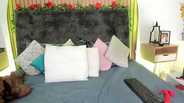 Karlagonzales  online show from March 2026 06:47:01 PM