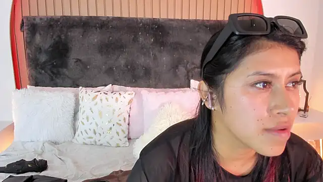 Karlagonzales  online show from May 2026 07:30:02 PM