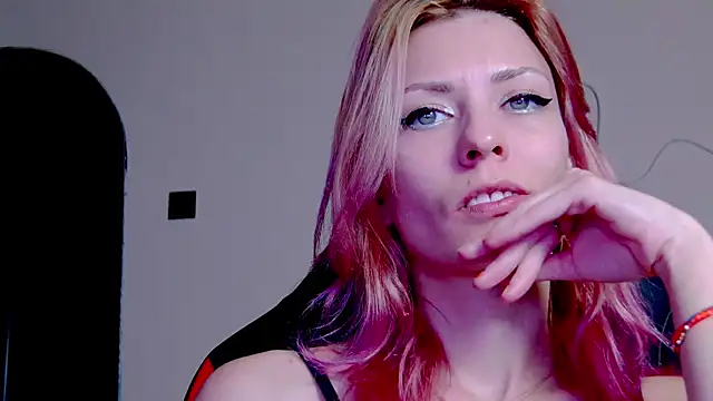 Snapshot of karo123421 chatting on November 2025 09:58:02 PM karo123421 online show from November 2025 09:58:02 PM